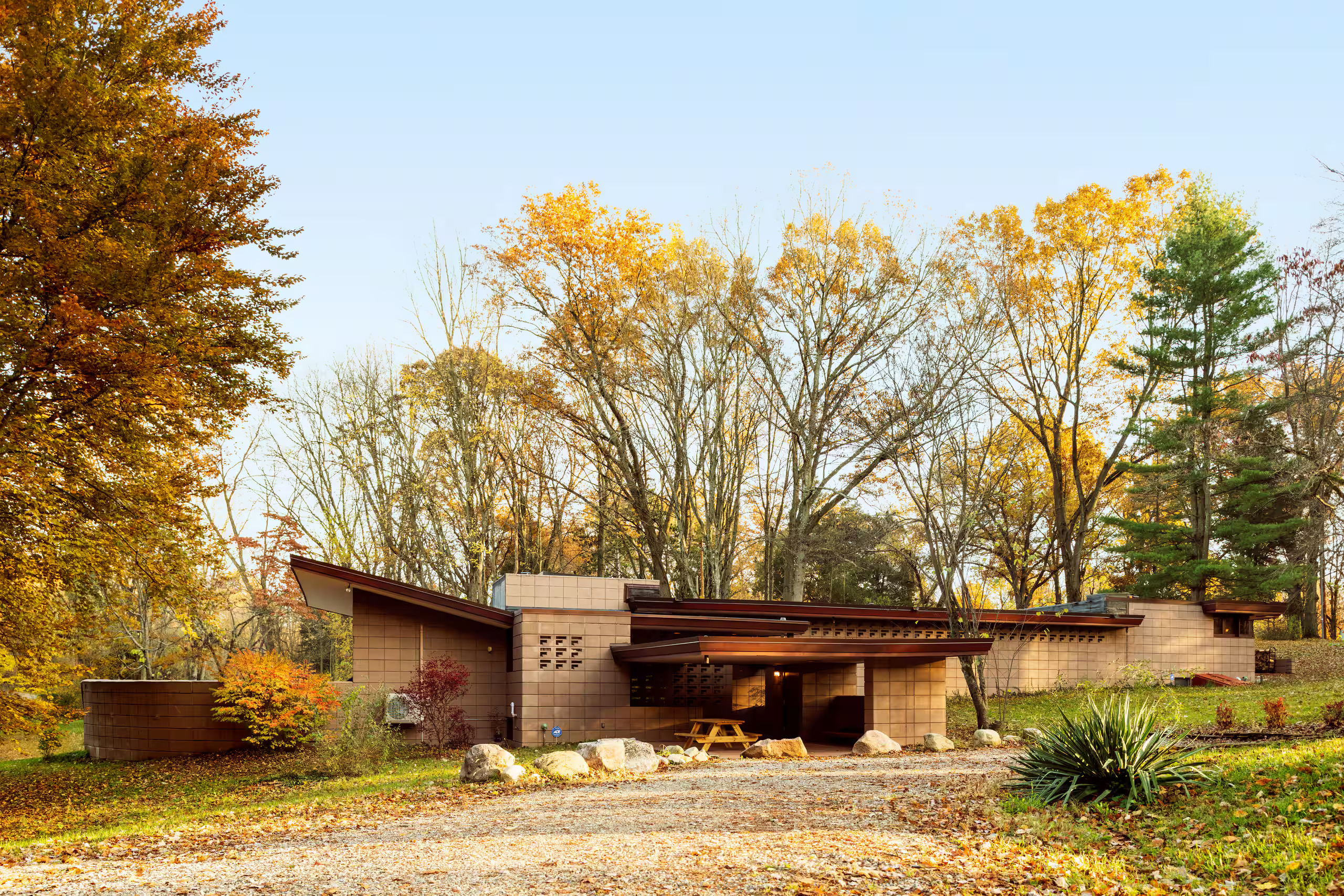 Luxury Airbnb Homes in Michigan for Christmas Holiday and New Year Celebration