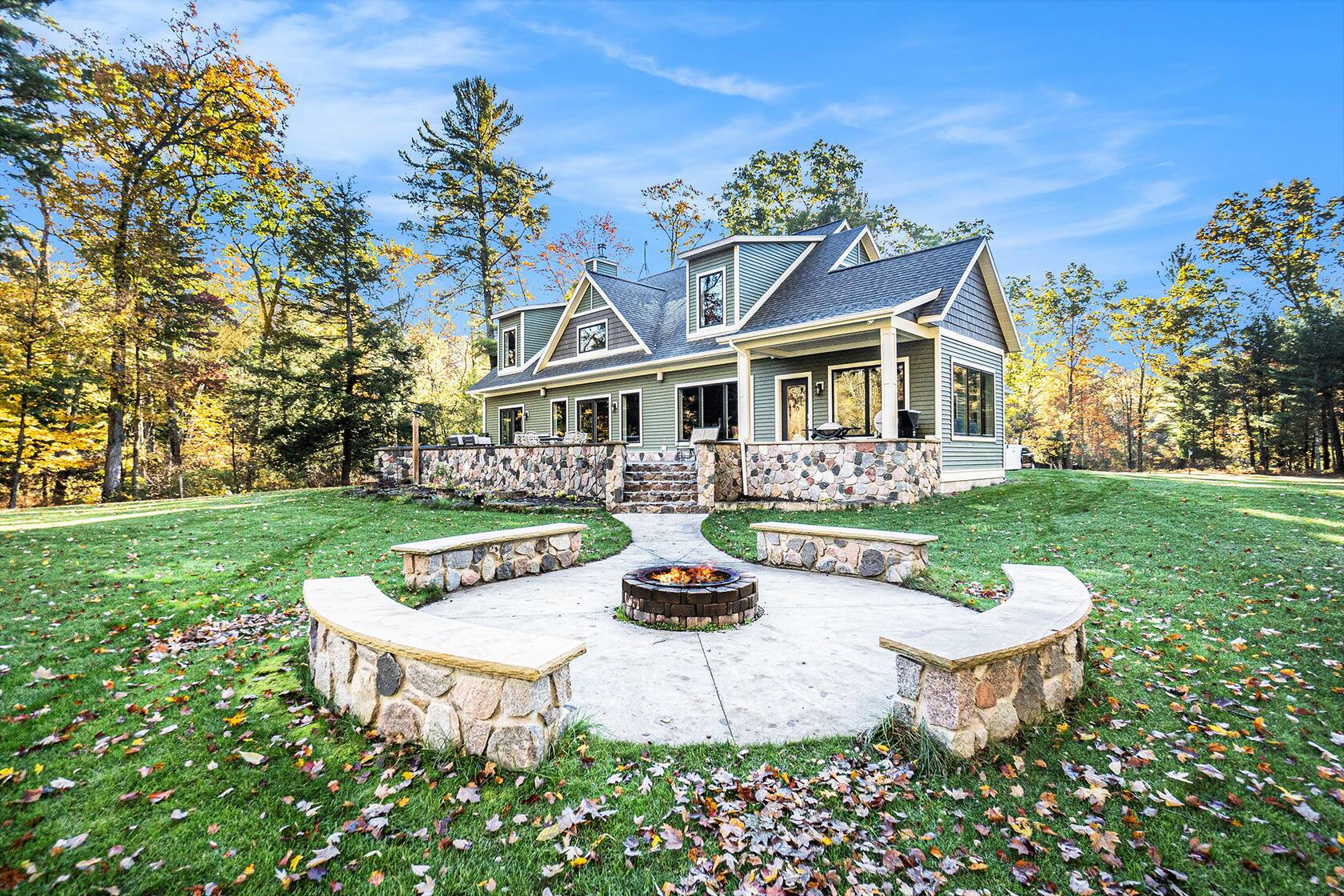 Luxury Airbnb Homes in Michigan for Christmas Holiday and New Year Celebration