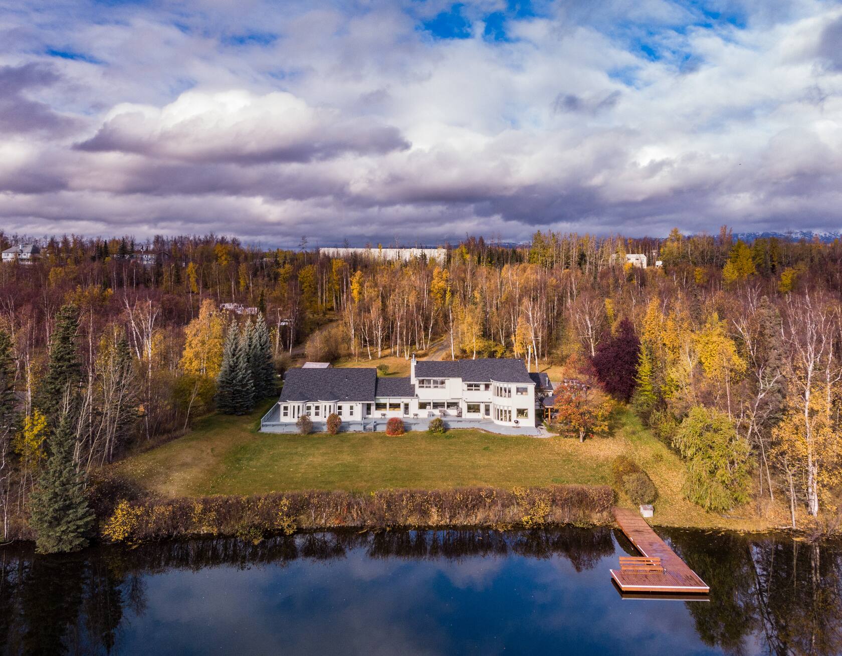 Best 10 Luxury Airbnb Villas in Alaska for Christmas