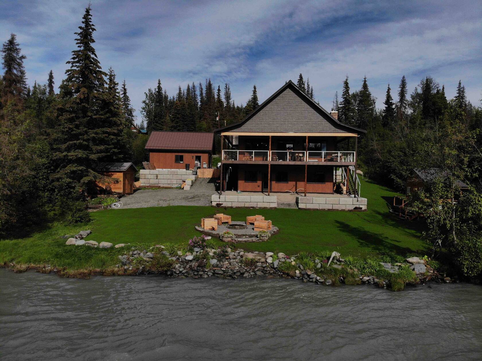Top 10 Luxury Airbnb Mansions in Alaska for Christmas and New Year Celebration 2026