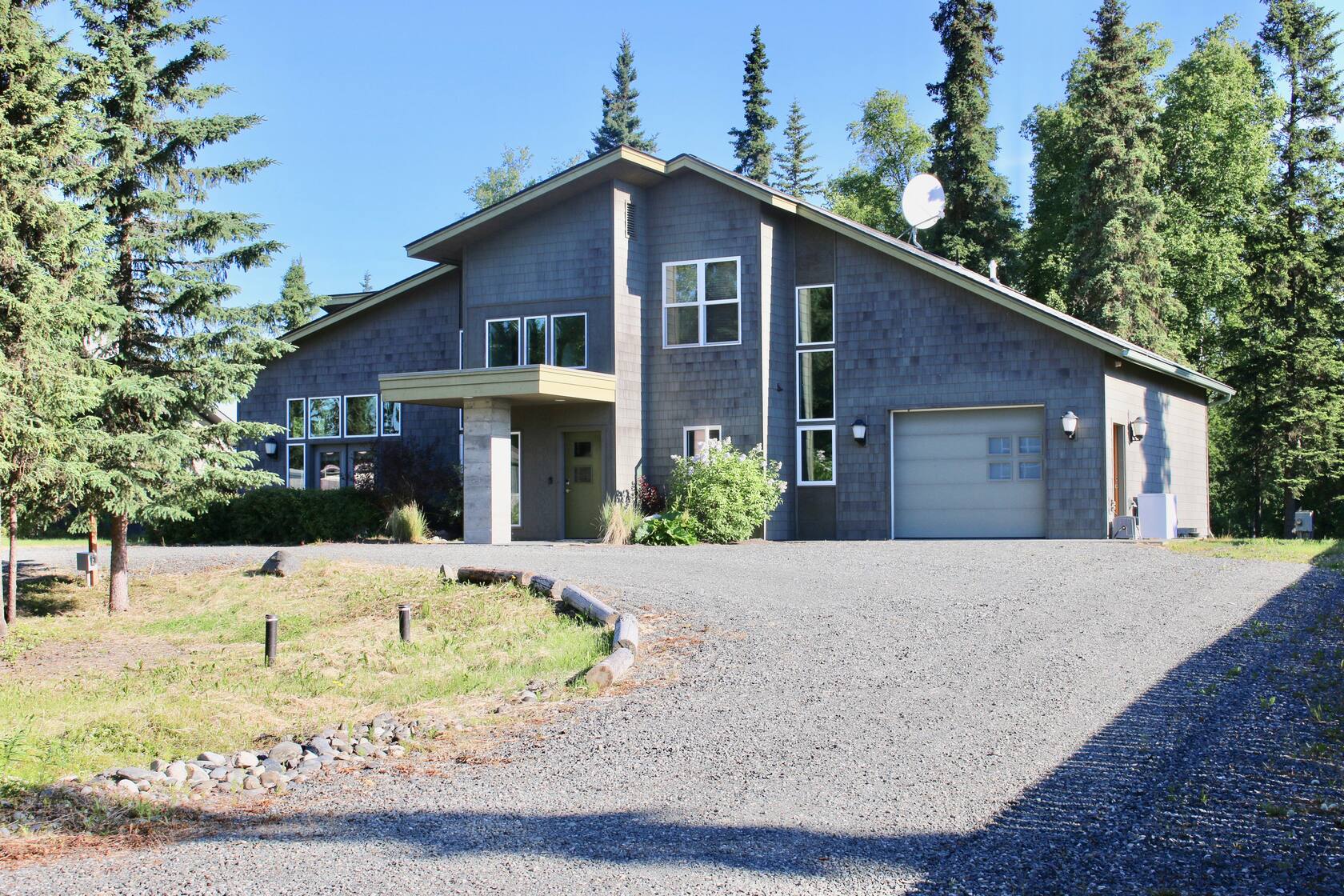 Best 15 Luxury Airbnb Homes in Alaska for Christmas Holiday and New Year Celebration
