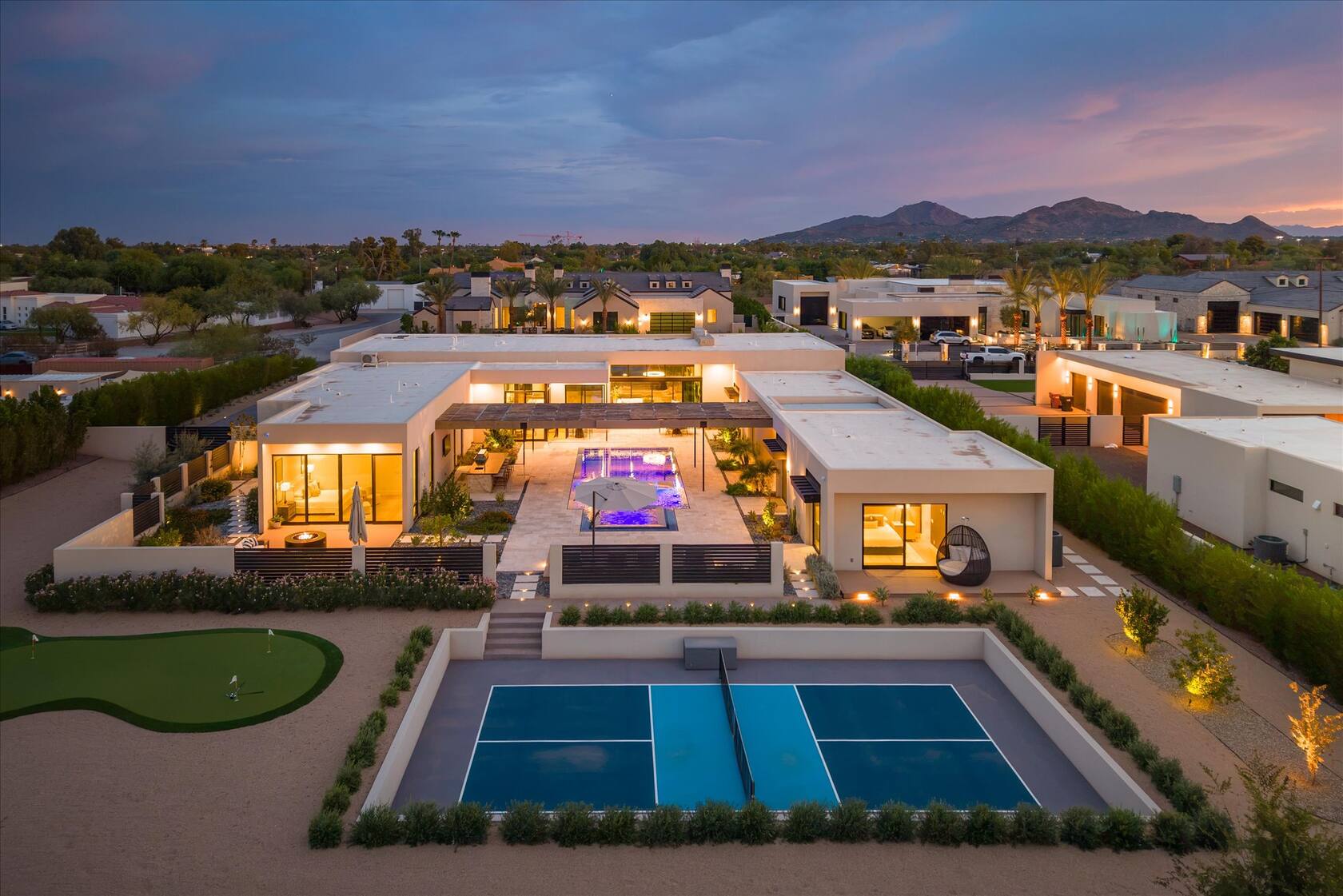 Airbnb Villas in Arizona for Christmas
