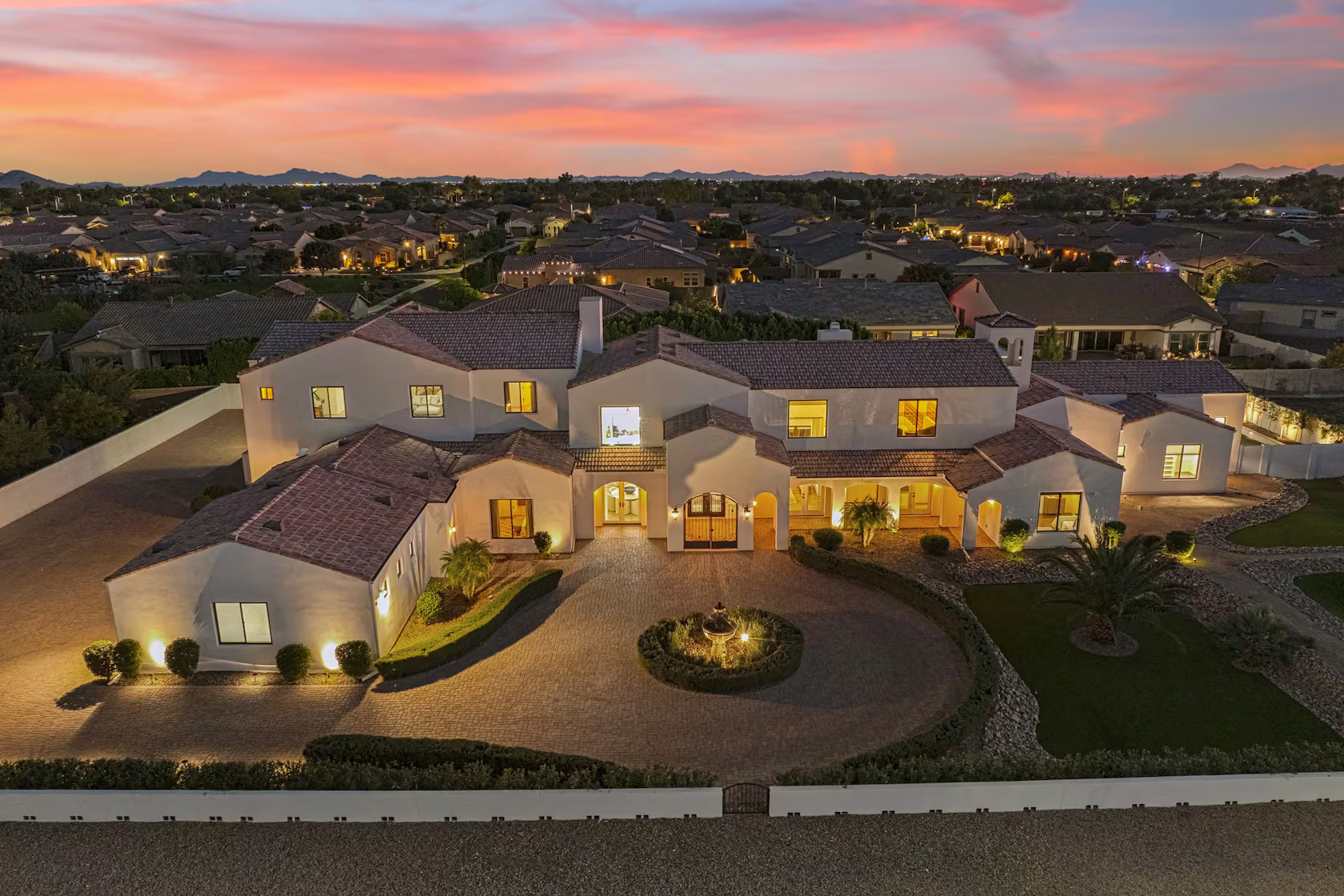 Top 10 Luxury Airbnb Villas in Arizona for Christmas Vacation 2026