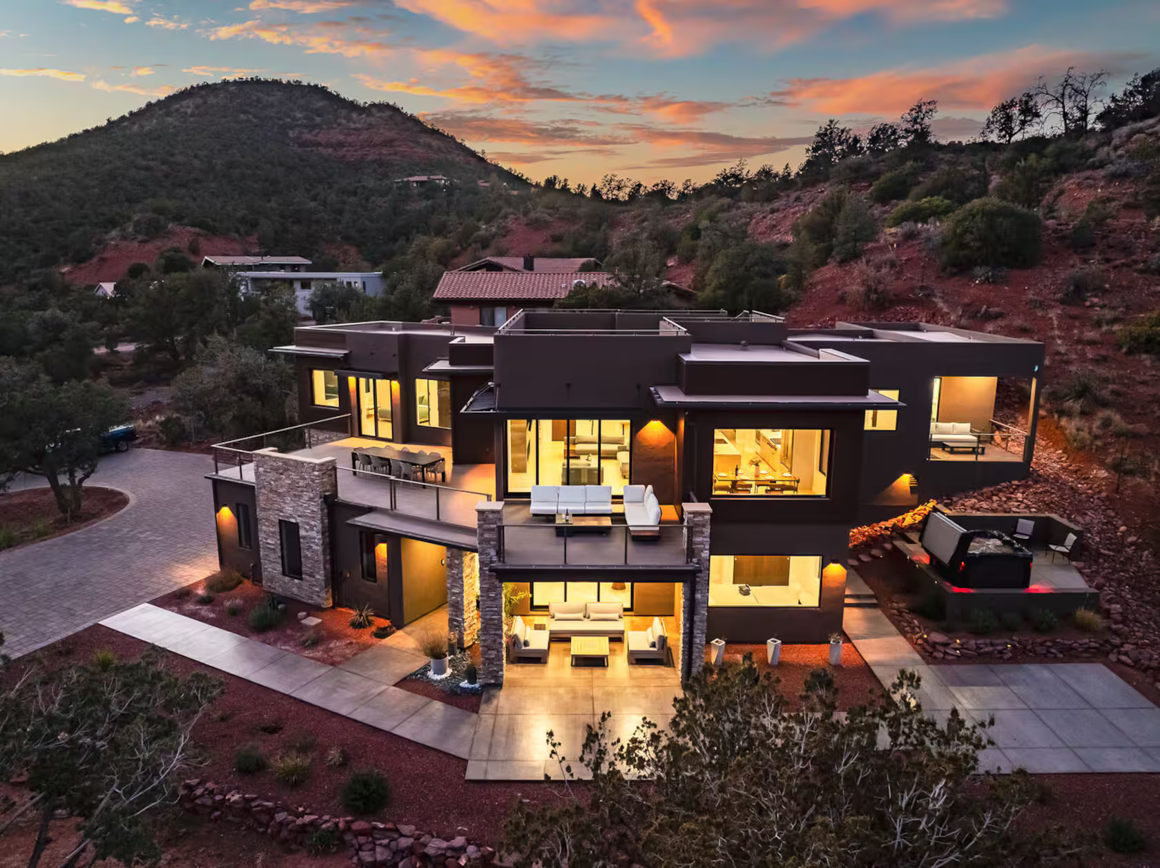 Best Luxury Airbnb Homes in Arizona for Christmas