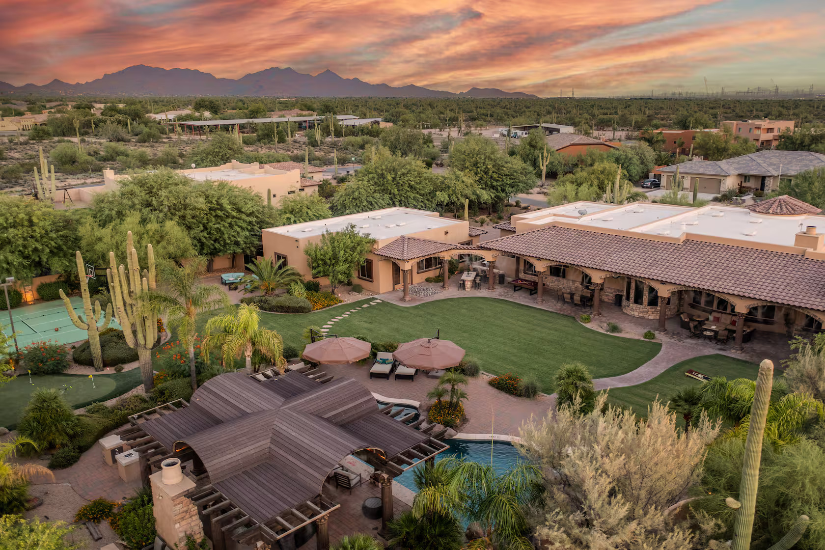 Top 10 Luxury Airbnb Mansions in Arizona for Christmas and New Year