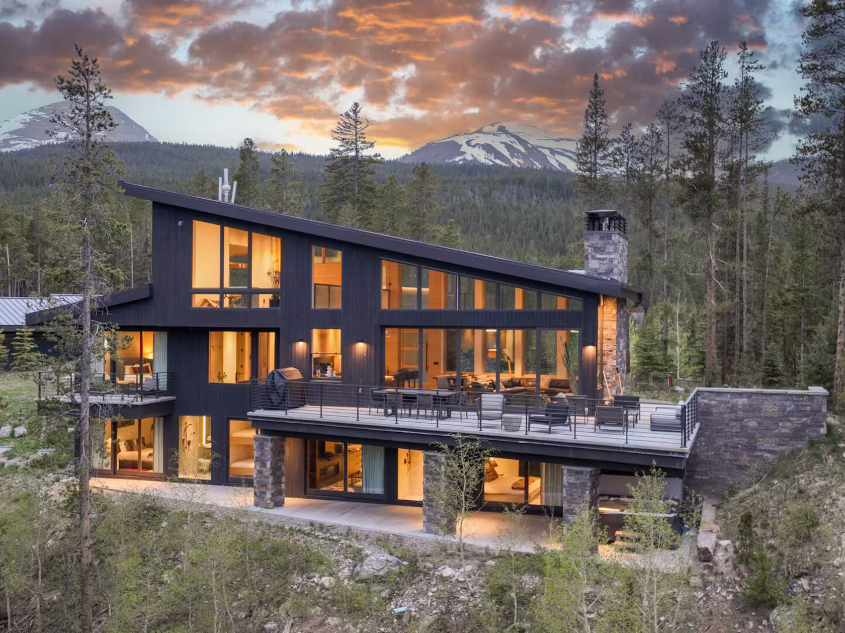 Top 10 Luxury Airbnb Homes in Colorado for Christmas Celebration