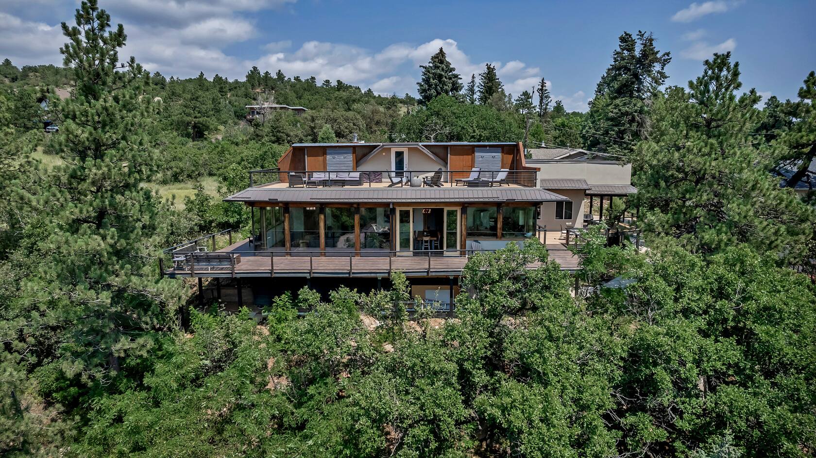 Top 10 Luxury Airbnb Mansions in Colorado for Christmas