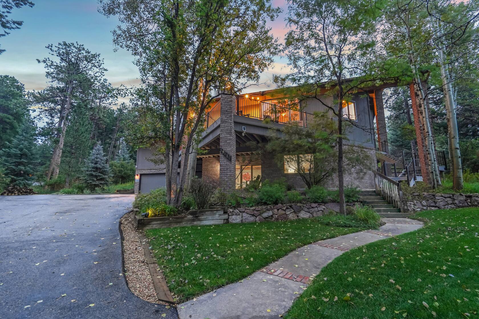 Top 15 Pet-Friendly Luxury Airbnb Homes in Colorado for Christmas Vacation 2026