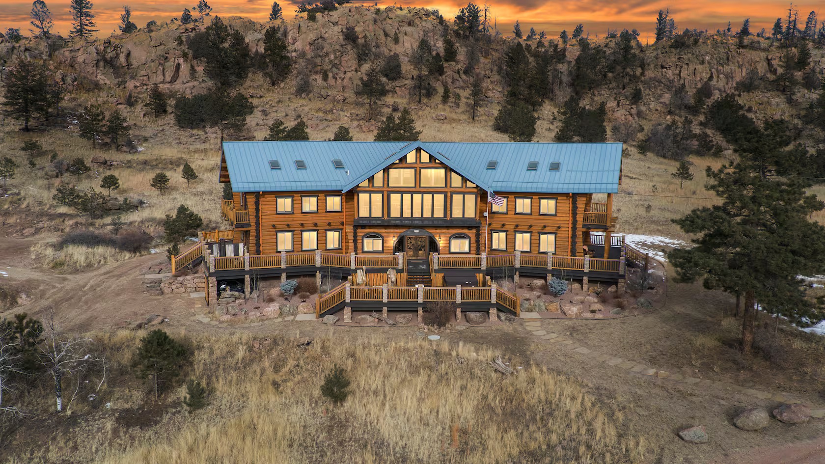 Top 15 Pet-Friendly Luxury Airbnb Homes in Colorado for Christmas Vacation 2026
