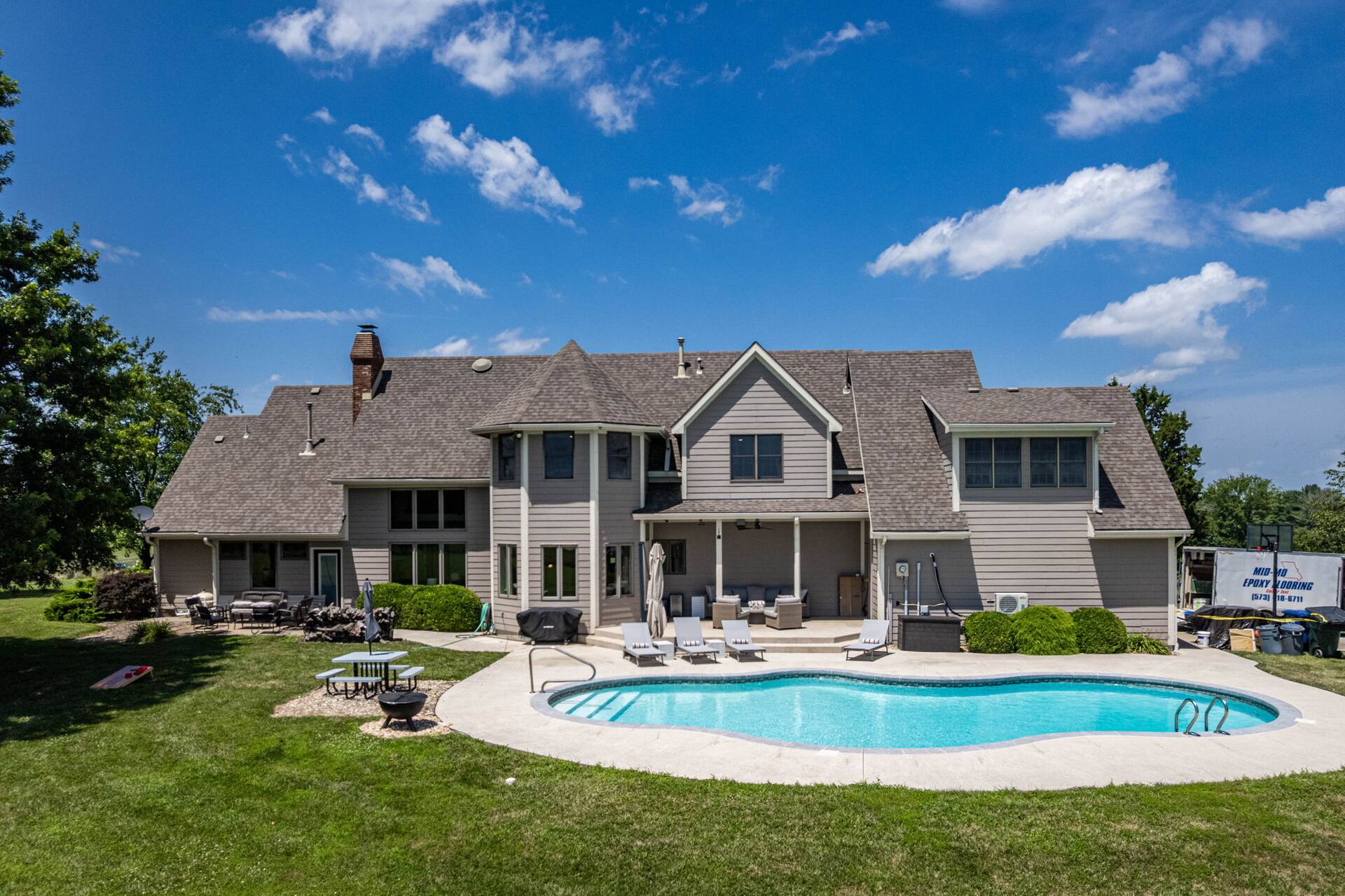 Best Luxury Airbnb Homes in Missouri for Christmas Holiday and New Year