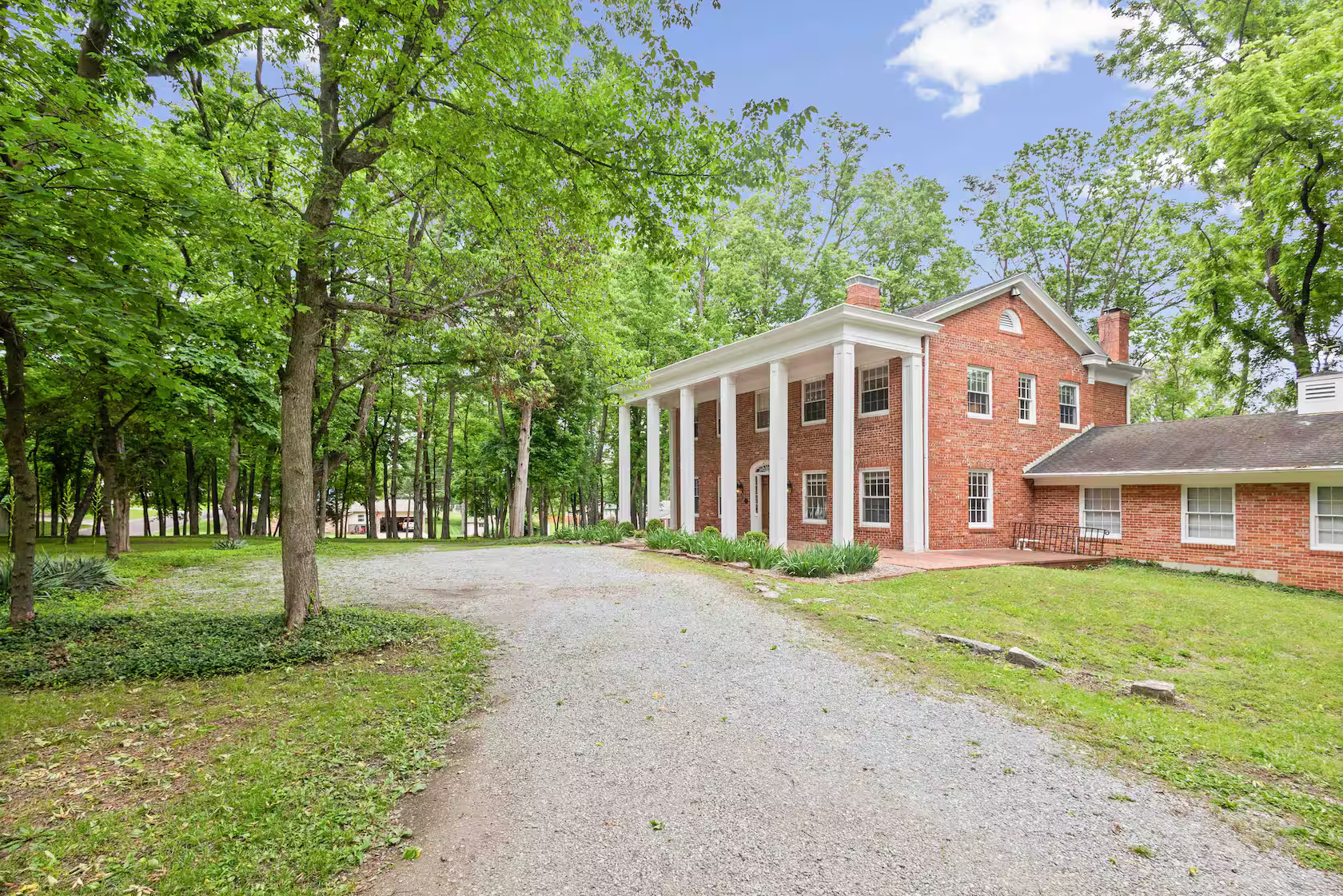 Top 15 Luxury Airbnb Mansions in Missouri for Christmas and New Year Celebration 2026