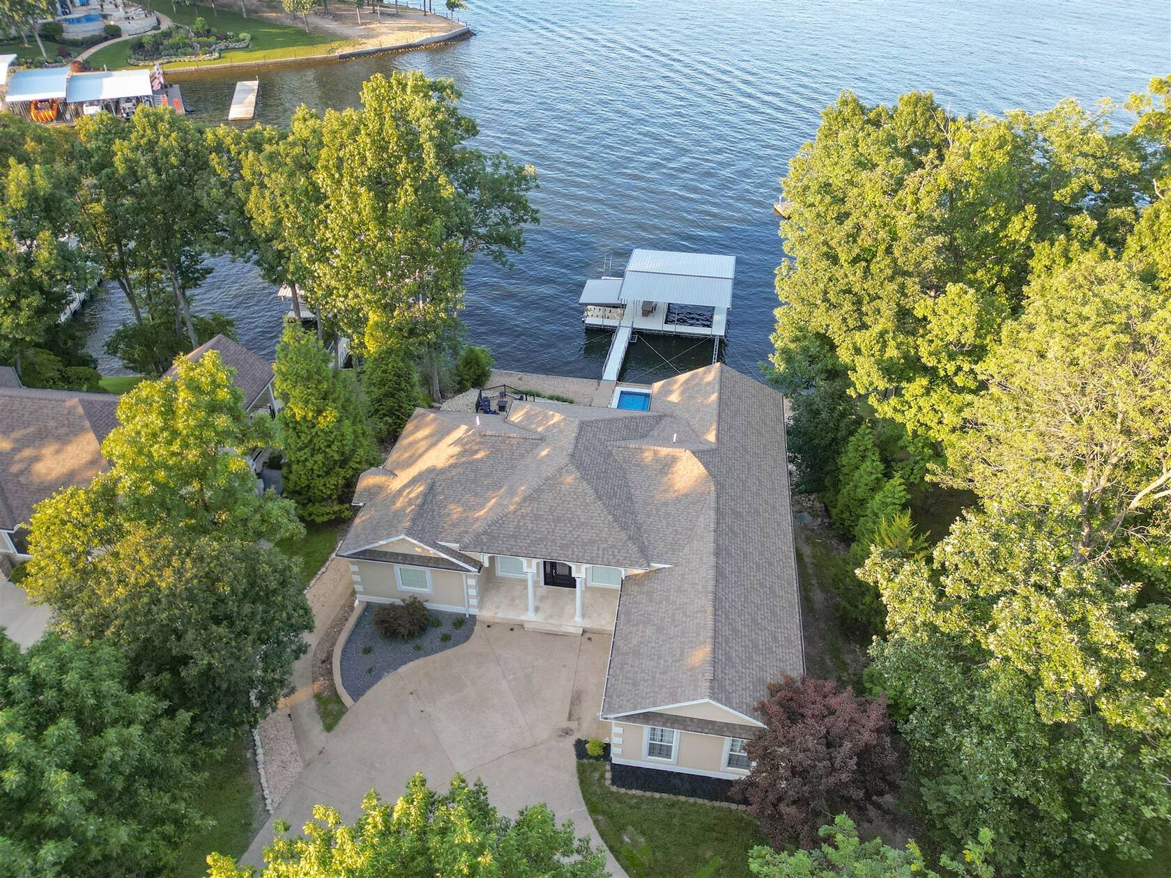 Best Luxury Airbnb Mansions in Missouri for Christmas and New Year Celebration 2026