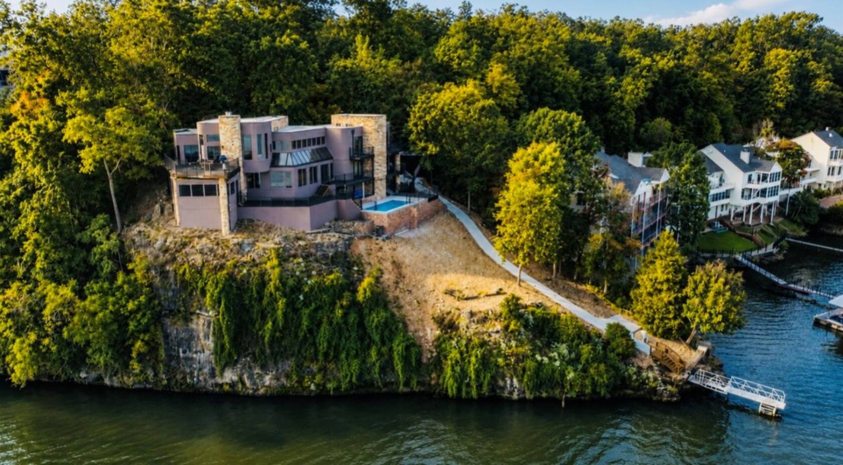 Airbnb Villas in Missouri for Christmas Vacation