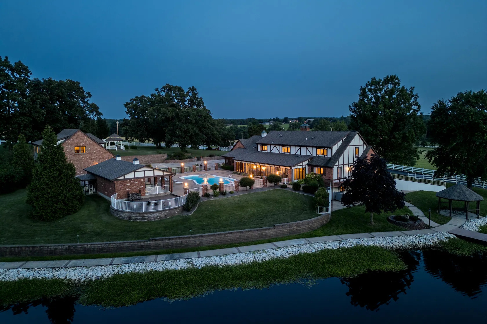 Best 10 Airbnb Villas in Missouri for Christmas