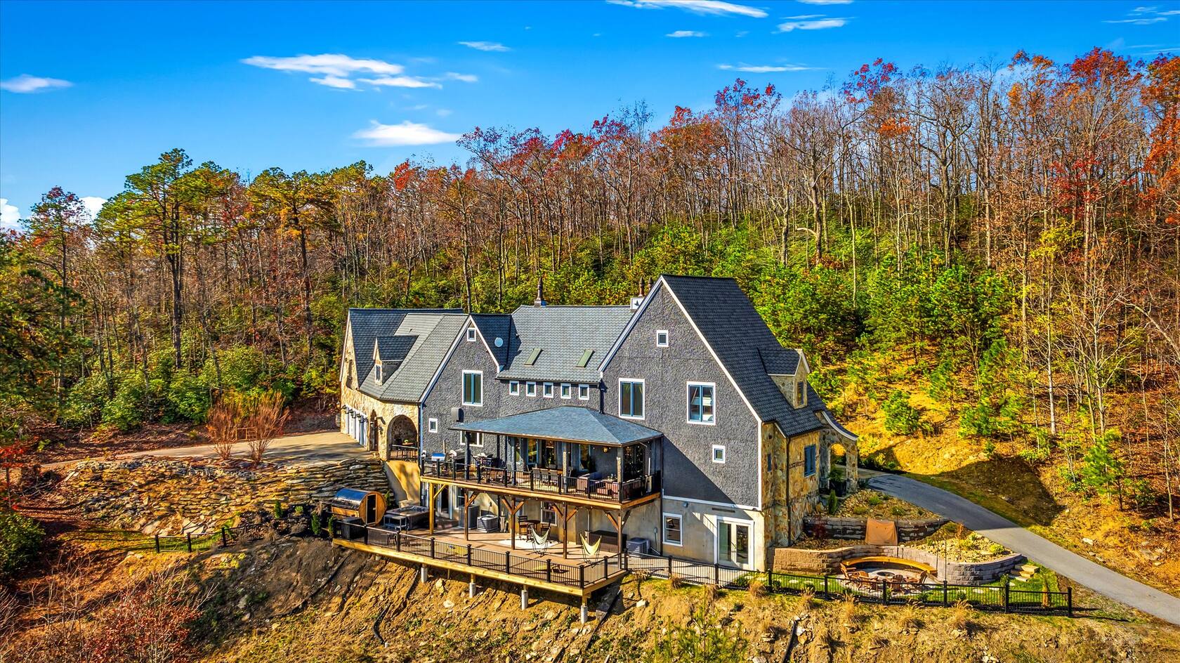 Top 10 Luxury Airbnb Mansions in North Carolina for Christmas and New Year Celebration