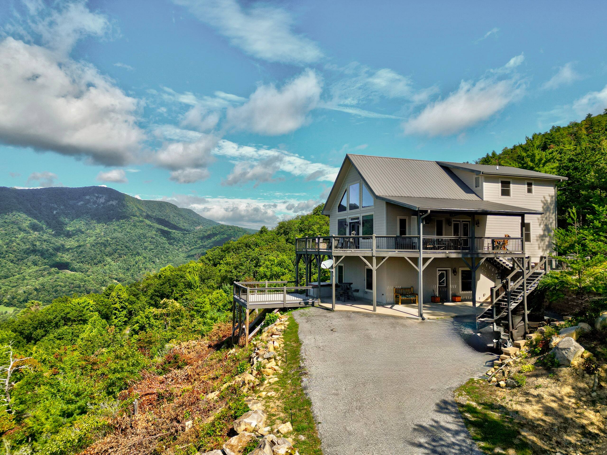 luxury Airbnb homes in North Carolina for Christmas celebration 2026