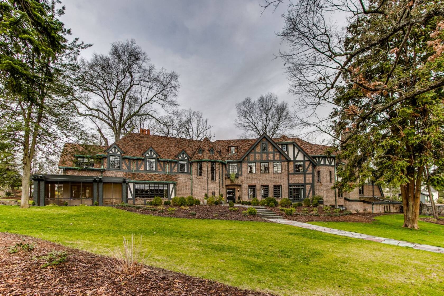 Best 15 Luxury Airbnb Homes in North Carolina for Christmas Holiday and New Year Celebration 2026