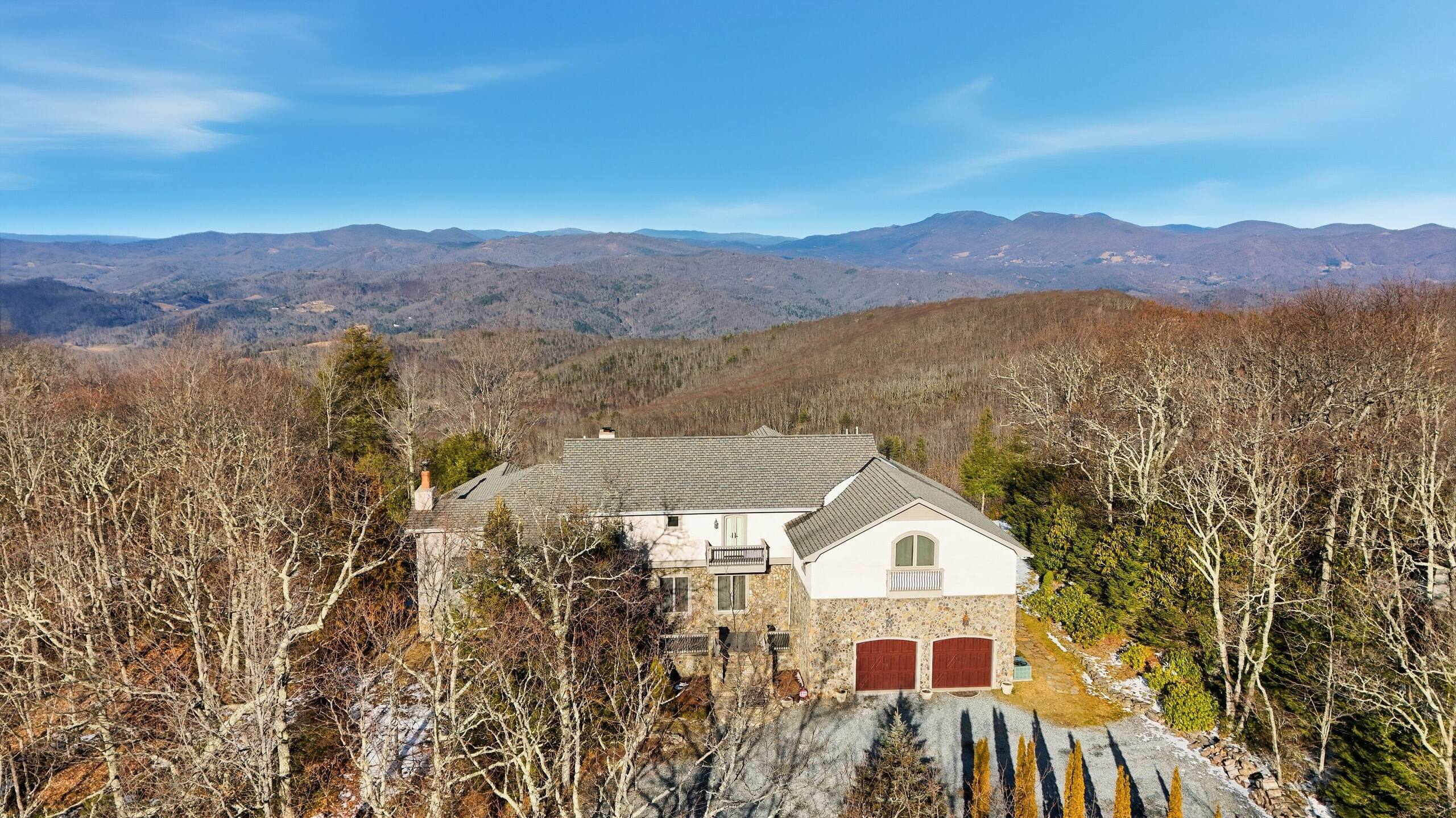 Best 15 Luxury Airbnb Homes in North Carolina for Christmas