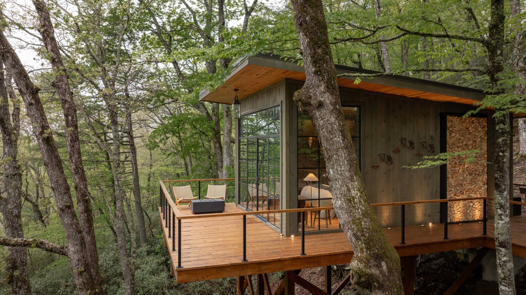 Luxury Airbnb Mansions in North Carolina for Christmas