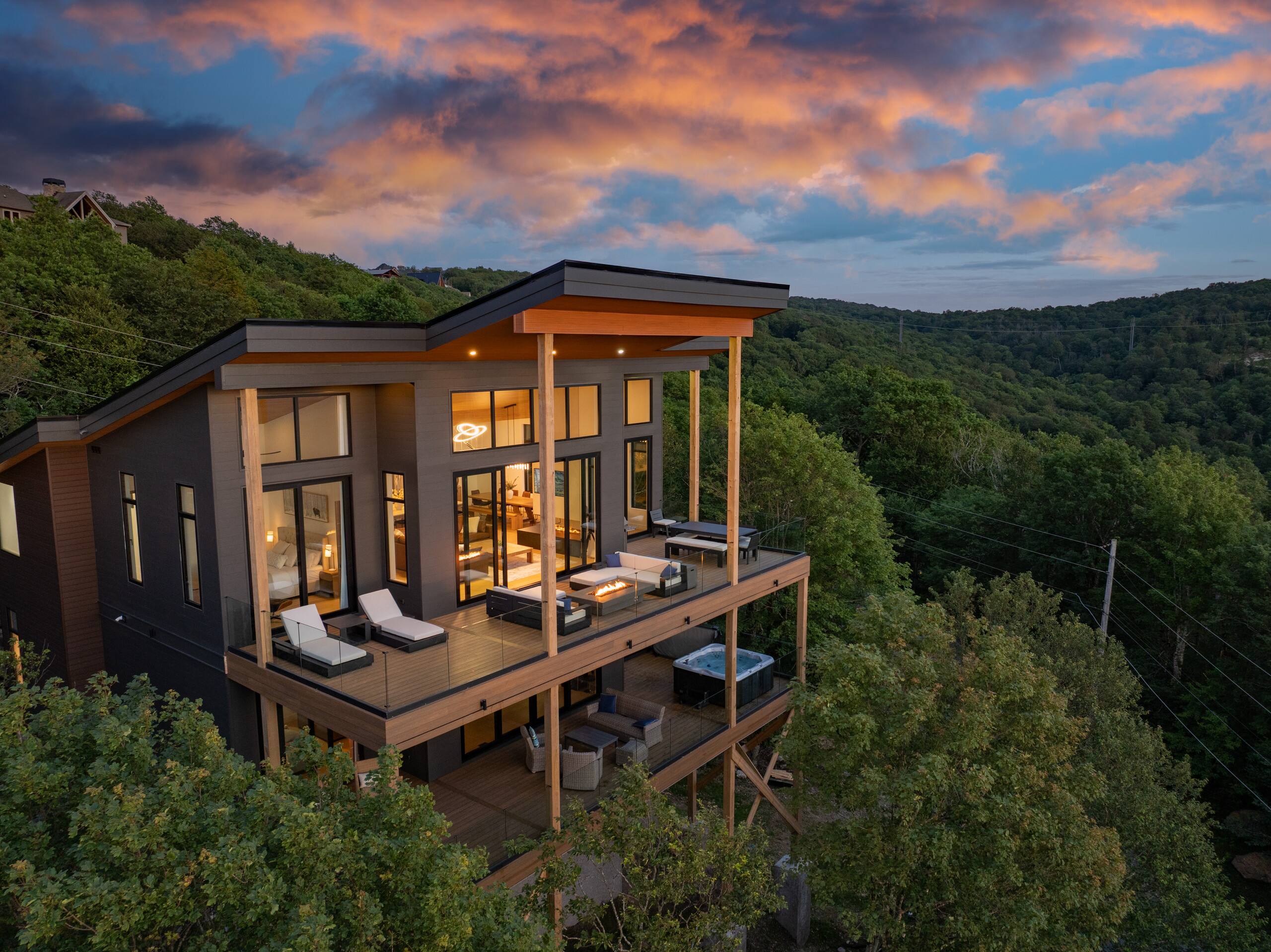 Top 10 Luxury Airbnb Mansions in North Carolina for Christmas