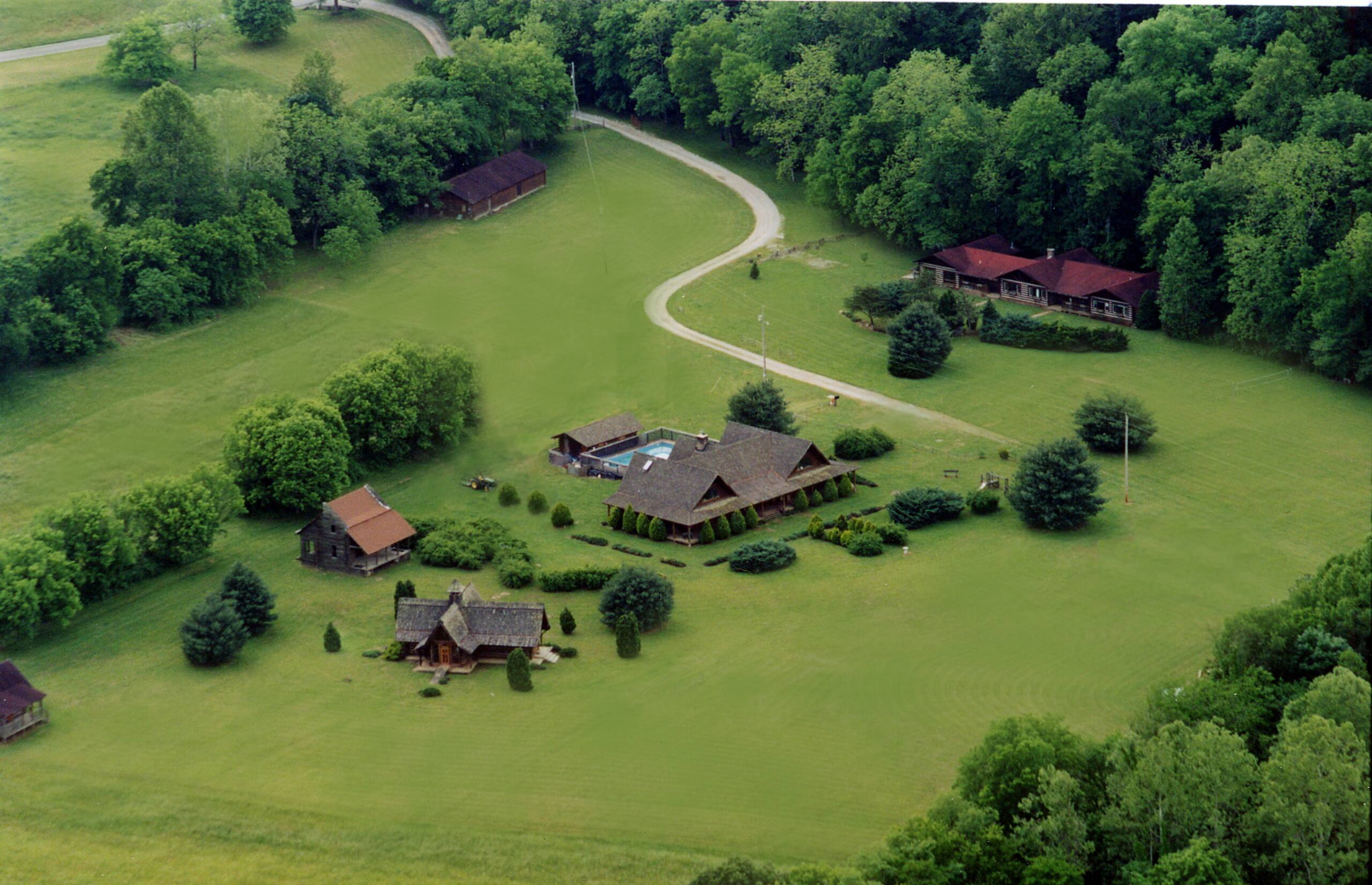 Top 10 Luxury Airbnb Homes in Tennessee for Christmas Celebration 2026