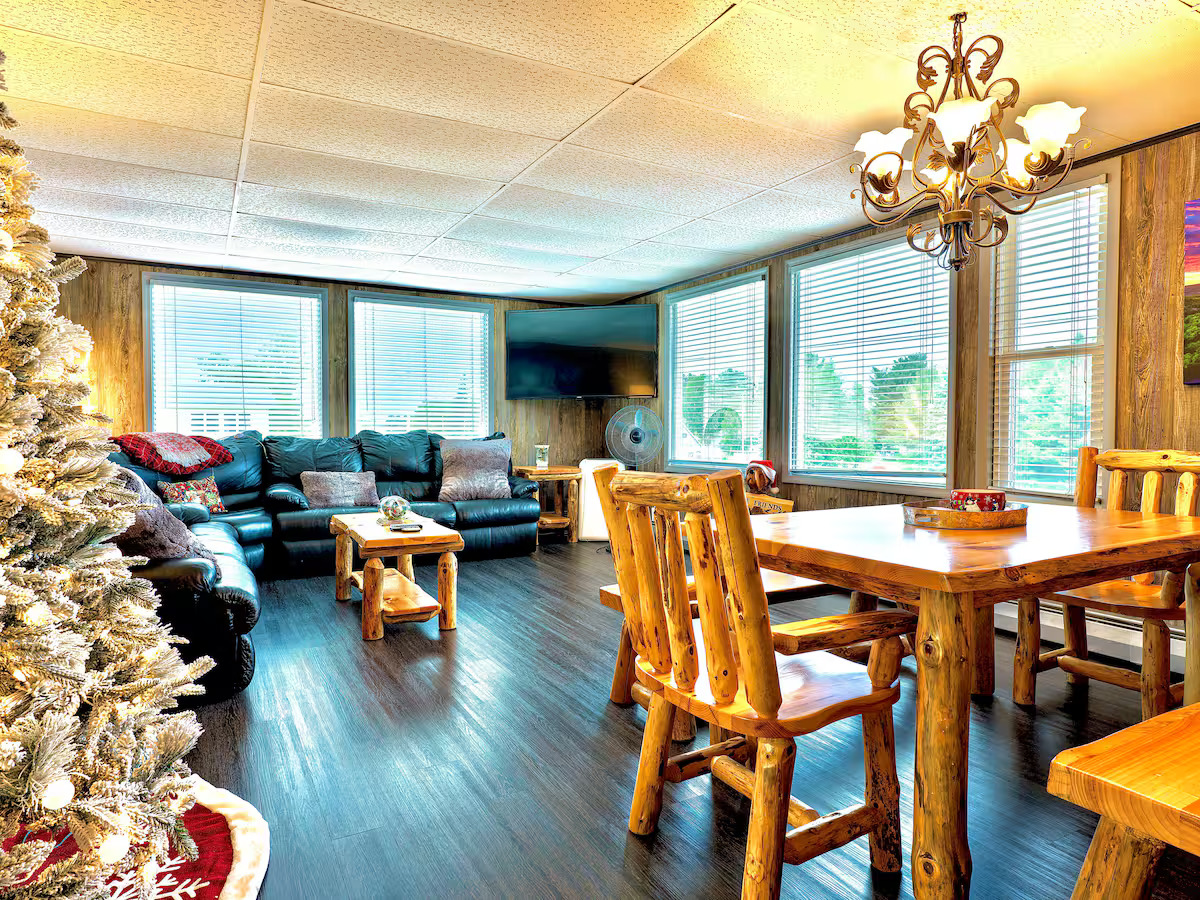 best Airbnb in Michigan for Christmas